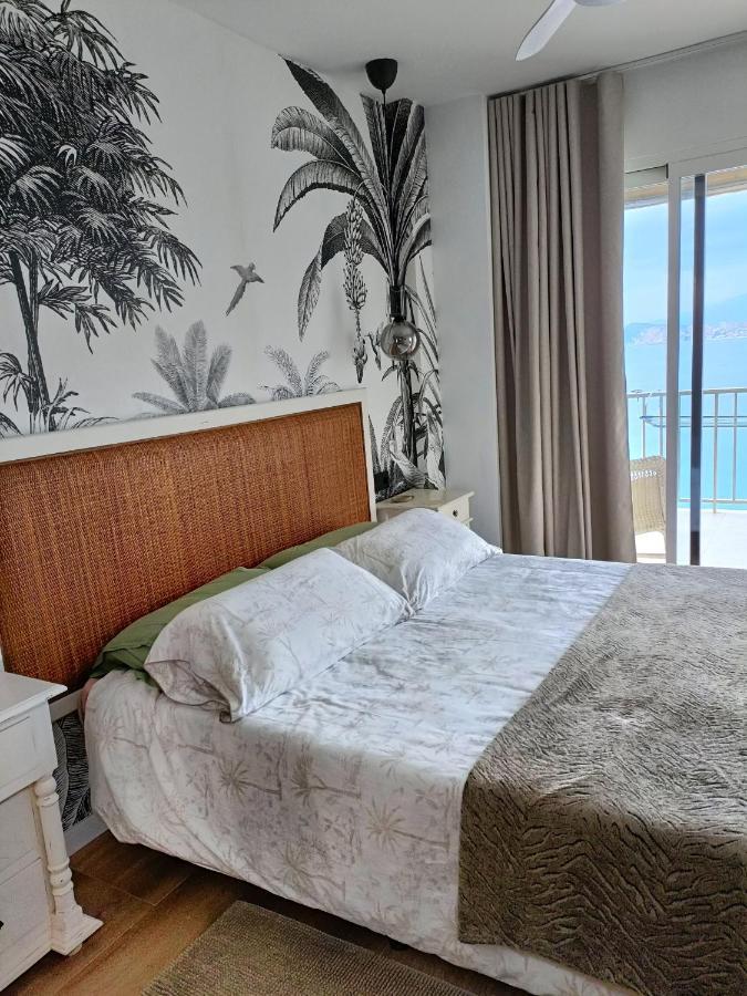 Portofino Flying Whale Apartment Benidorm Bagian luar foto